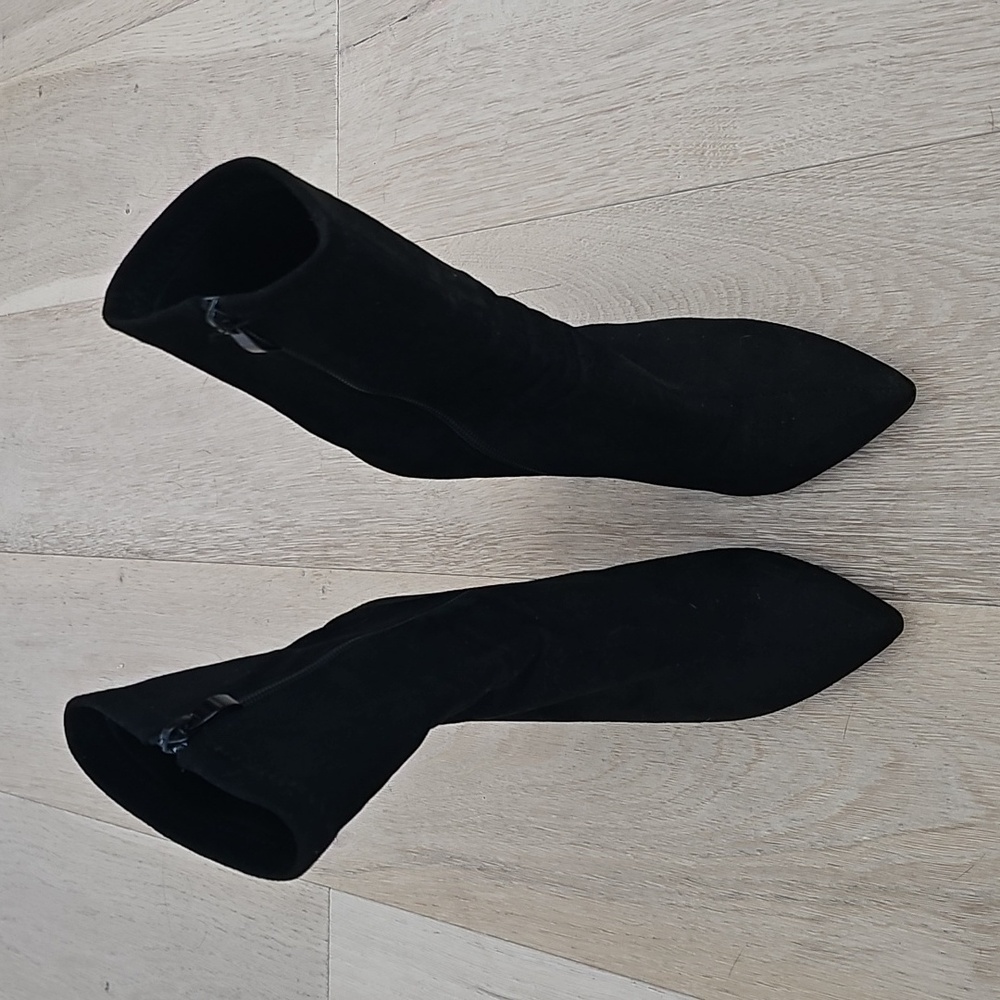 Black suede booties - Picture 4 of 6